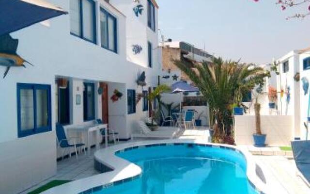 Hostal Los Delfines San Bartolo