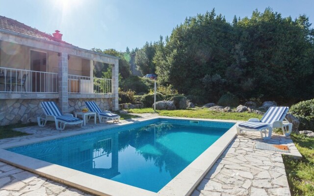 Beautiful Home in Radovcici With Wifi and 2 Bedrooms