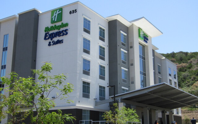 Holiday Inn Express & Suites San Diego - Mission Valley