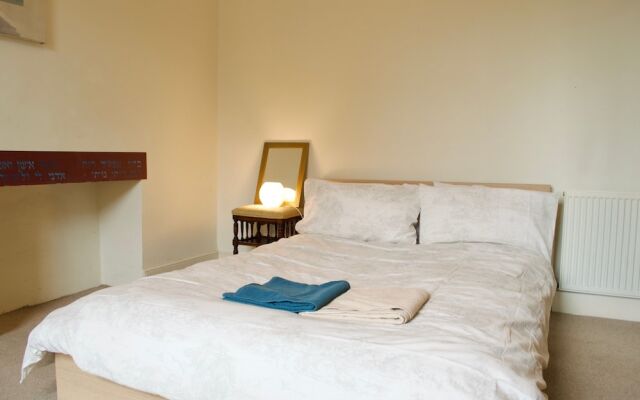 Central 3 Bedroom Flat