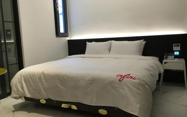 Hotel Infini