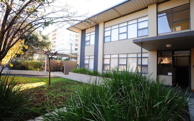 Glenelg Holiday Apartments-Ellis