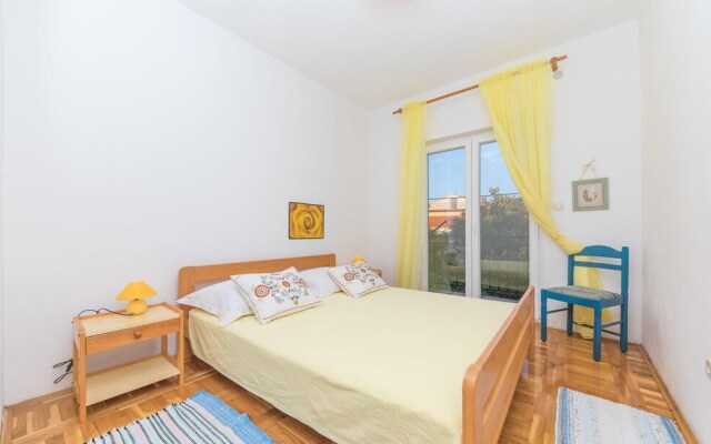 Beautiful Apartment in Vinisce With 1 Bedrooms and Wifi
