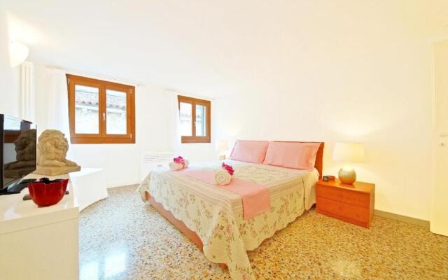 Sant'Aponal Apartment Rialto