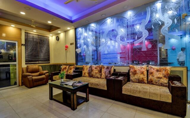 OYO 22110 Hotel Karni Palace