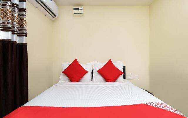 OYO 28367 Akshaya Grand