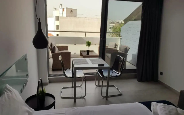 Amazing Apartments @ Aiolou Str.
