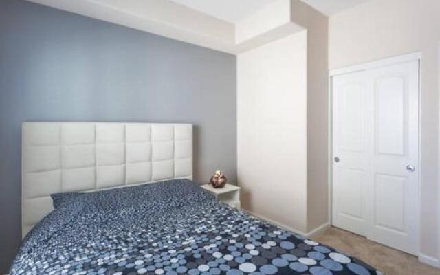 Luxury Apartment Near The Grove