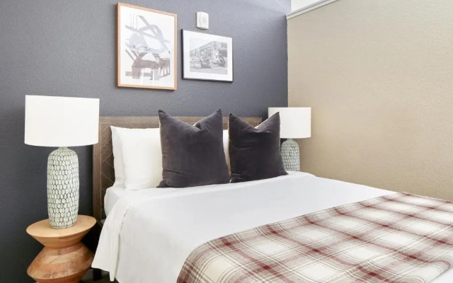 Sonder — District 600