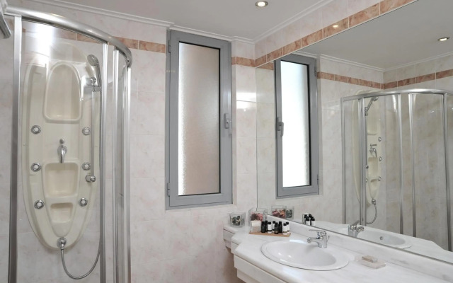 Athens Atrium Hotel and Suites