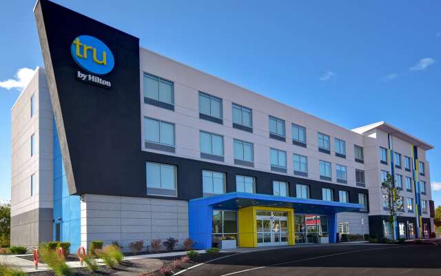 Tru by Hilton Concord