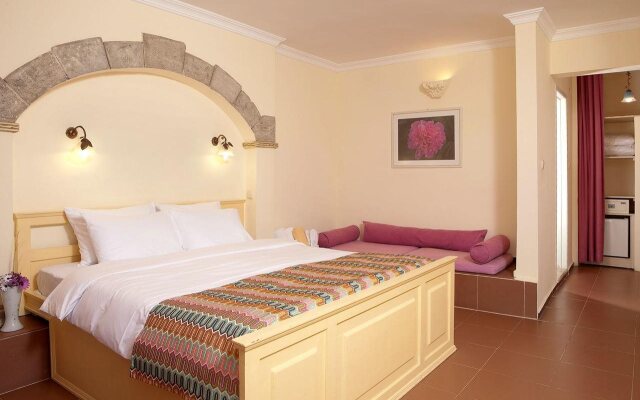 Maya Bistro Hotel Beach