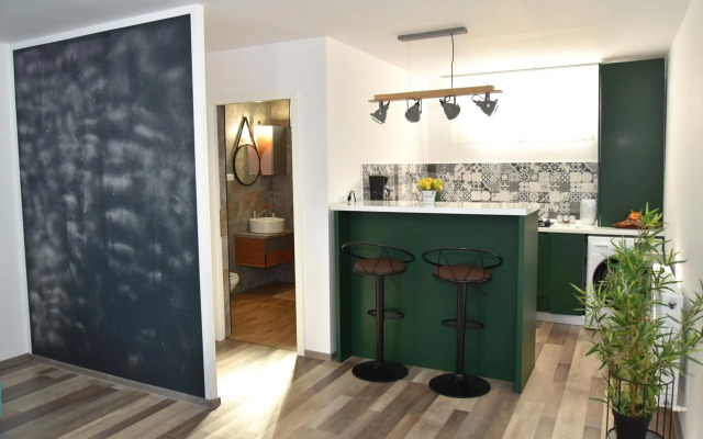 ApartHotel Dominic Residence