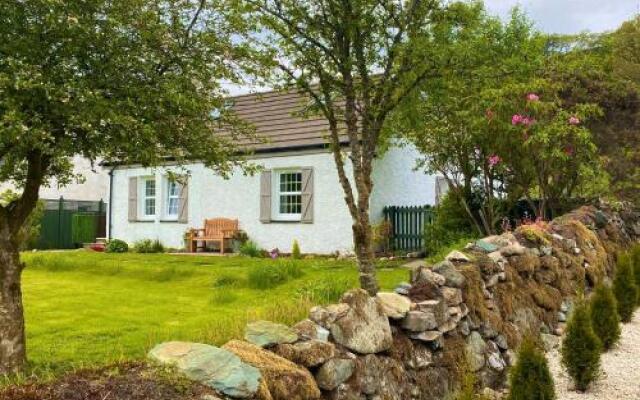 Strathlachlan Lodge