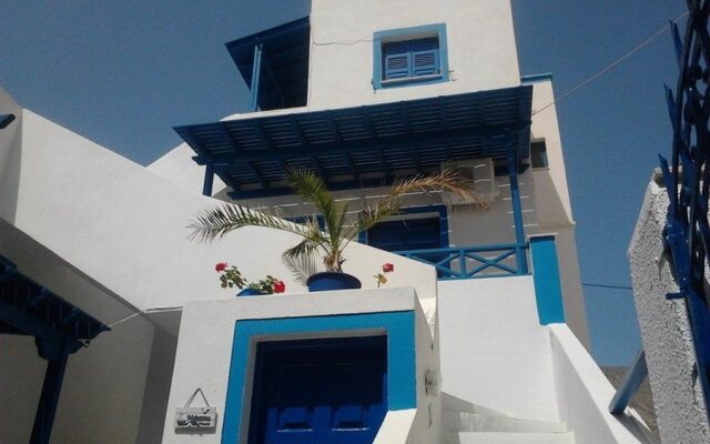 Lunar Santorini Hotel