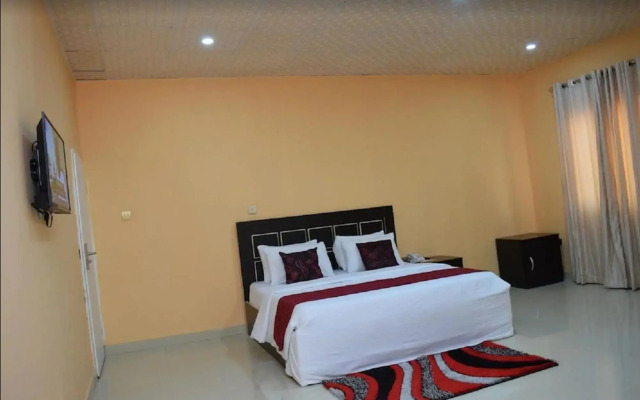Chariot Hotel