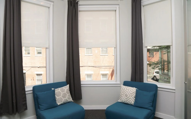 Maverick Suites at 245 Newbury St