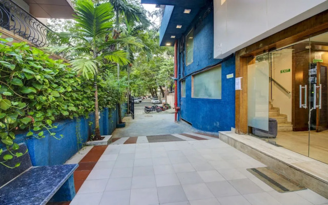 Hotel Aura - Near Malad Link Road