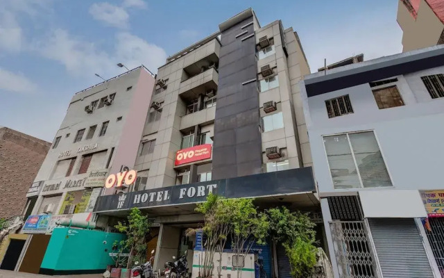 OYO Flagship 42717 Hotel Fort