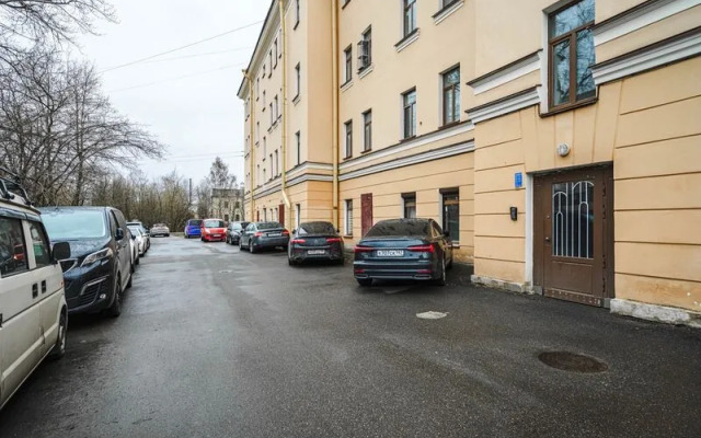 Apartment Rental SPB on Kalinina St., 10