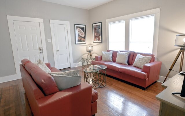 Laurel Coral-Sleeps 5-Studio