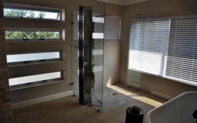 Rivertides 6 Apartment