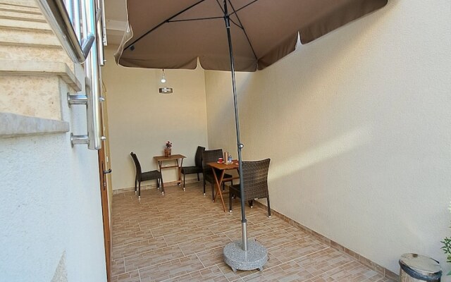 Studio Leo Apartment