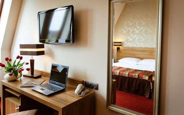 Duet Hotel