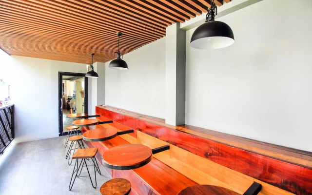 OYO 308 Wire Bangkok Hostel Onnut