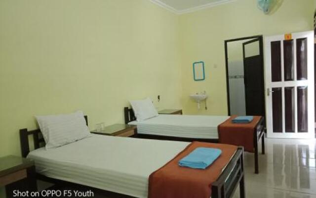 Yellow Hostel