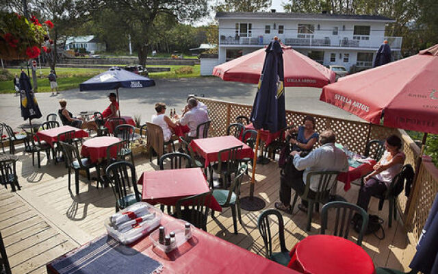 Auberge de la rive de Charlevoix - Auberge de jeunesse familiale pour voyageurs de tous âges