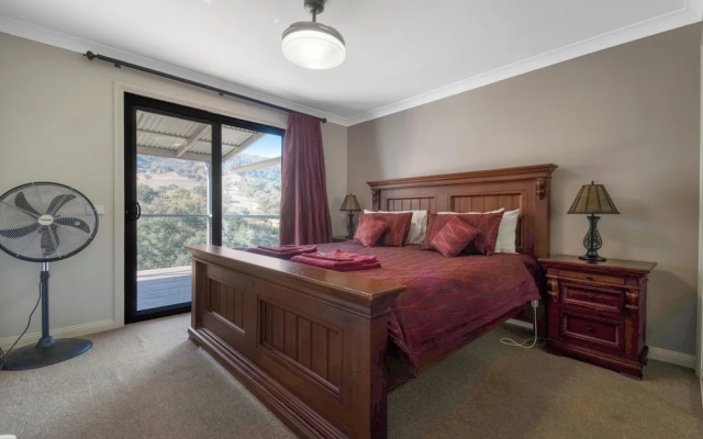 Elm Cottage – Guest Rooms – Little River