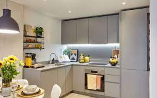 Captivating 2-bed Skyview Apartment in Leeds