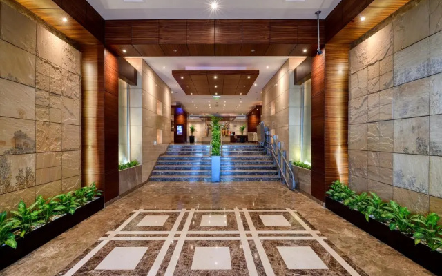 Majestic City Retreat Hotel - Image 2