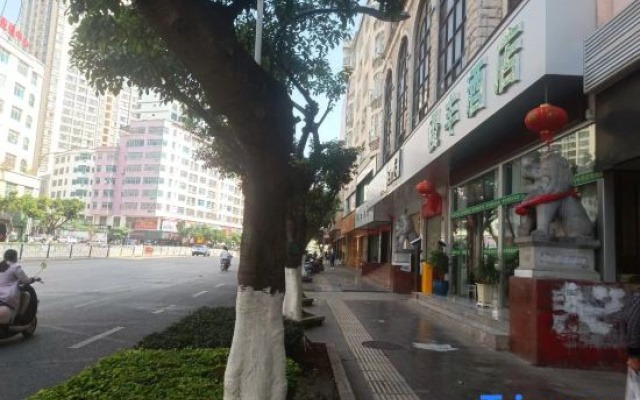 Jifeng Hotel (Wenshan Shuofeng Xintiandi Everbright Plaza Store)