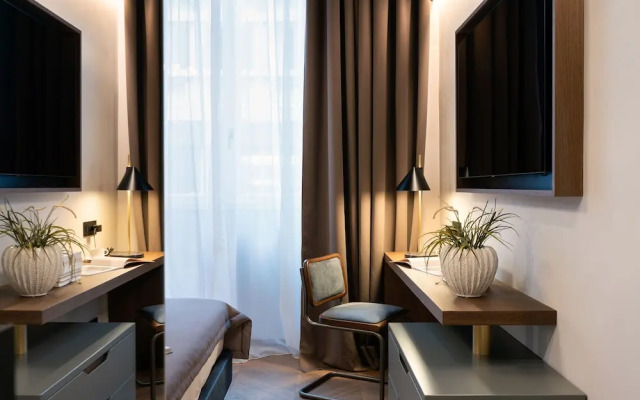 Arts & Crafts Apartments