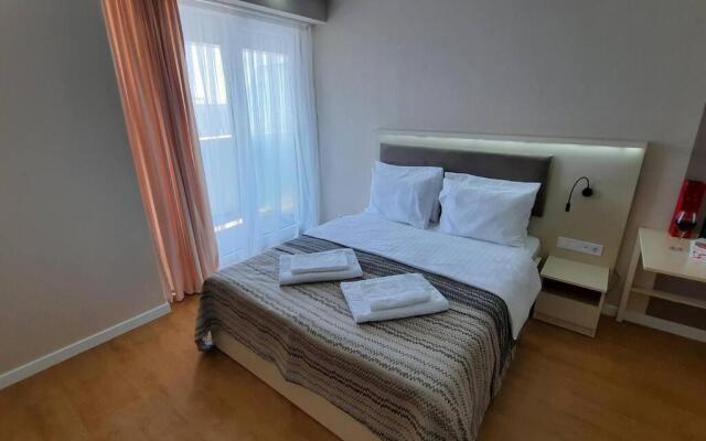 Leo Group Luxury Apartment 18-30 Alliance Palace