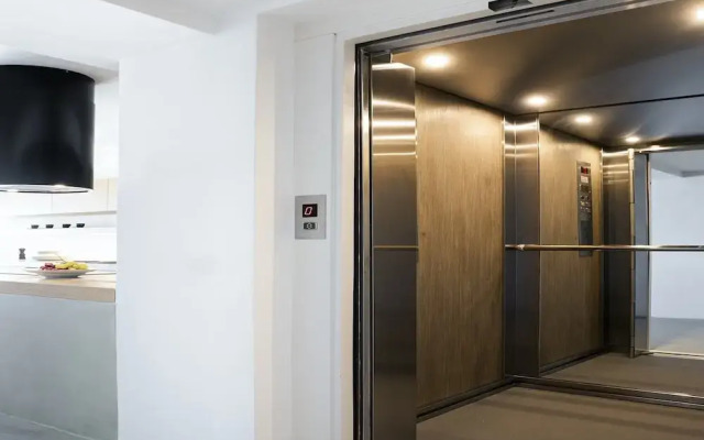 Waterfront Villa With Private Pool