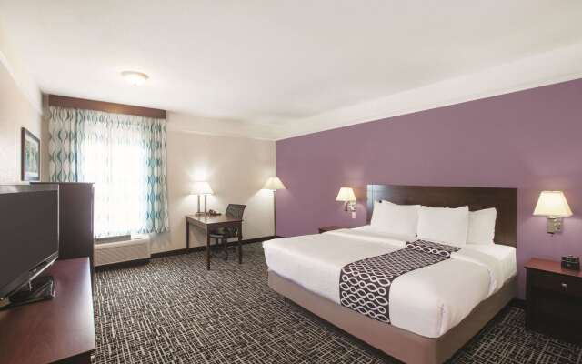 La Quinta Inn & Suites by Wyndham Mansfield TX