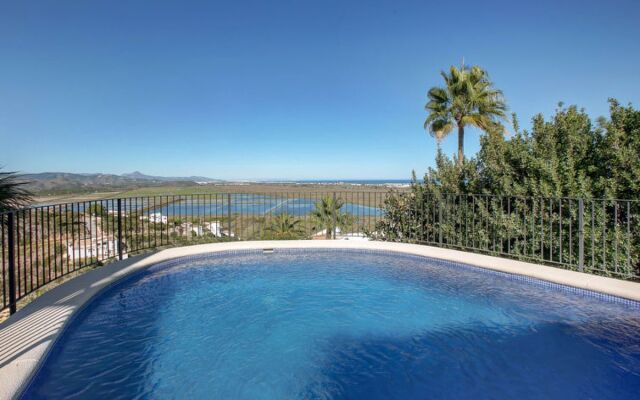 Villa Flores Falcone