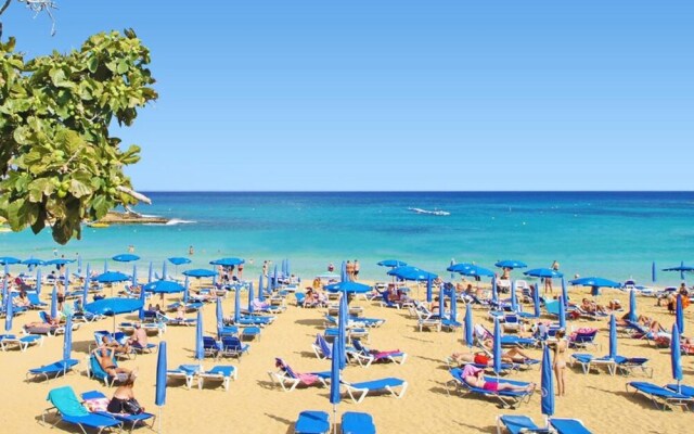 Serena Paralimni in Paralimni