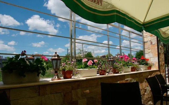 Hi-Life Family Hotel