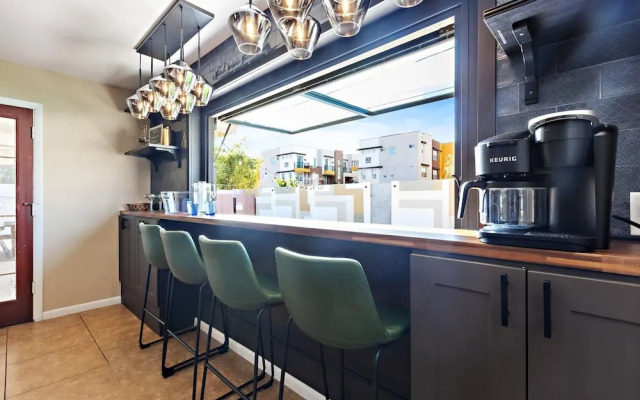 OldTown Lux 4BR/3BA HeatedPool+HotTub+GameRoom/14 by RedAwning