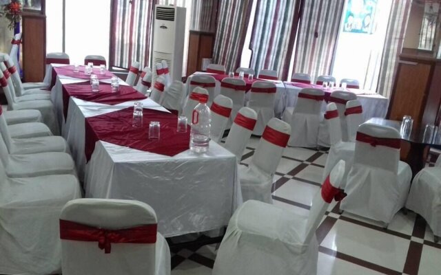 Al-Nazir Hotel & Restaurant