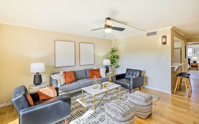 Stunning Old Town Condo: Pool & Sunset Views!