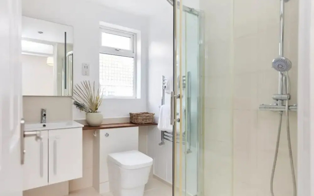 The Chiswick Escape - Lovely 2bdr House With Garden