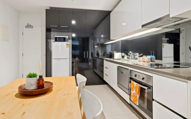 Cozy & Charming 2BR Stay, Free Parking