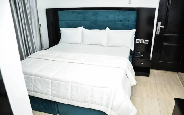 House 13 Hotel
