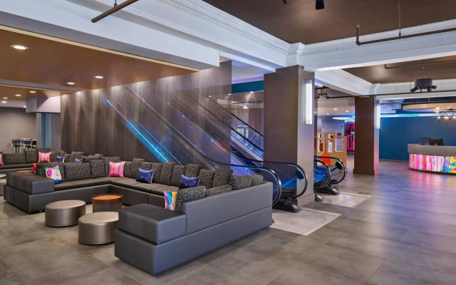 Aloft Houston Downtown
