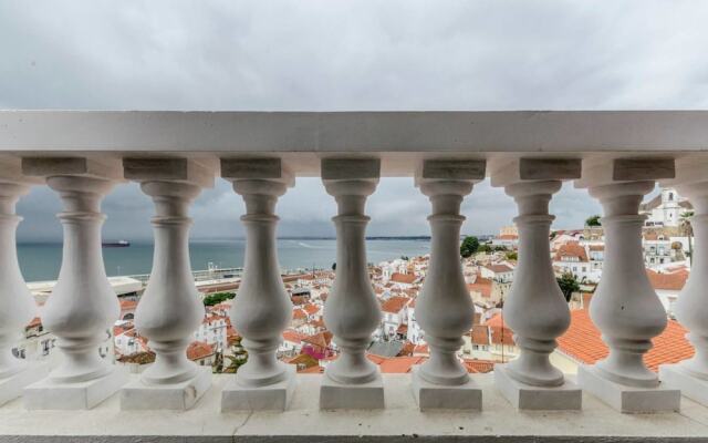 Modern Apartment in the Heart of Alfama